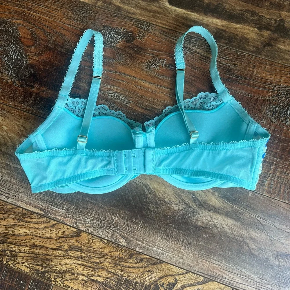 Ladies Ambrielle light teal and floral underwire bra size 36C
